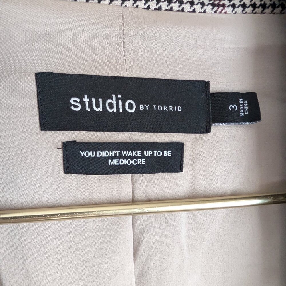 Torrid Ponte Double Breasted Relaxed Blazer - Picture 8 of 11